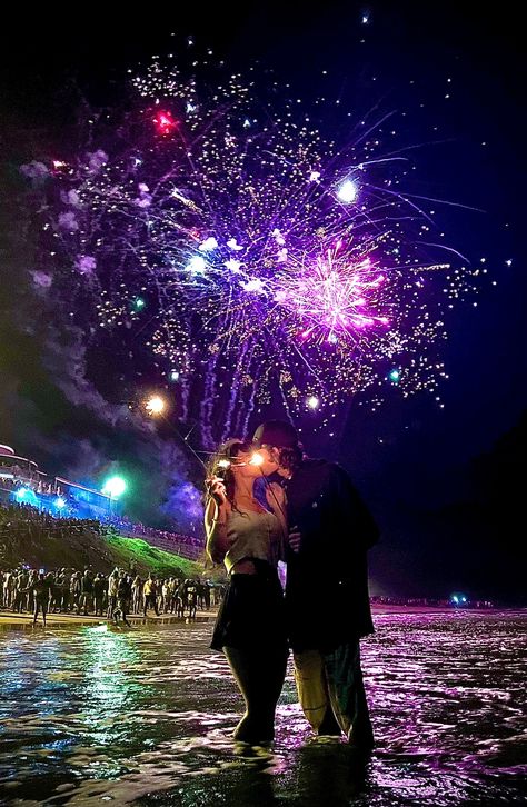 New year's fireworks at the beach New Years Eve Kiss, New Year Celebration, Holiday Photos, Winter Holiday, Winter Holidays, New Years Eve, New Year's, Fireworks, Photo Ideas