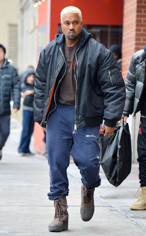 Kanye West from The Big Picture: Today's Hot Photos  Blondie!  The rapper is seen leaving his Manhattan apartment on Saturday morning. Kanye West Outfits, Create Your Own Happiness, Hi My Friend, Kanye Fashion, Kanye West Style, Yeezy Season, Fantasias Halloween, Mode Streetwear, Looks Style