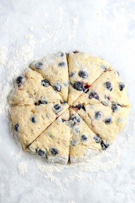 These Blueberry Scones are soft, flaky and bursting with juicy blueberries! #BlueberryScones #BlueberrySconesRecipe #SconesRecipe #SconesRecipes #SconesRecipeEasy #BrunchRecipes #BrunchIdeas #BreakfastIdeas Blueberries Sauce, Blueberry Scones Recipe, Baking Scones, Scones Recipe Easy, Homemade Scones, Scones Easy, Scones Ingredients, Blueberry Scones, Vanilla Glaze