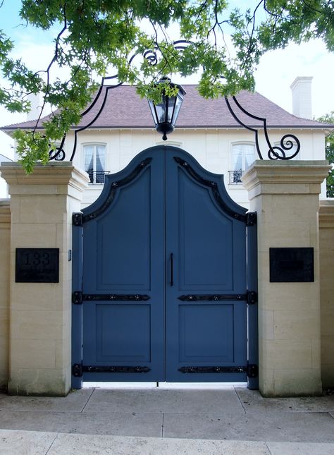 Beautiful blue gates ib the suburbs of Melbourne, Australia. Garden Gates And Fencing, Estate Gates, Front Gates, Wooden Gates, Driveway Gate, Entry Gates, Door Gate, Iron Gates, Fence Gate