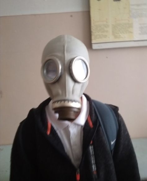 Gas Mask Costume, Gas Mask Drawing, Mask Drawing, Gas Masks, Mask Costume, Chief Keef, Cosplay Diy, Masked Man, Gas Mask