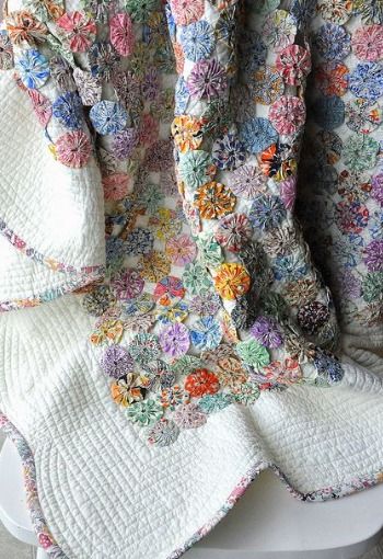 Vintage Quilts You Never Want To Forget – Quilting Cubby Yo Yo Projects, Yo Yo Quilts, Yoyo Quilt, Suffolk Puffs, Yo Yo Quilt, Yo Yos, Yo-yos, Manta Crochet, Quilting Crafts