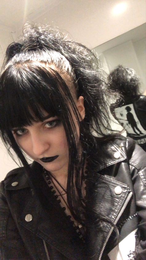 Goth Ponytail, Mall Goth Hairstyles, Goth People, Goth Hairstyles, Hairstyles Ponytail, Goth Hair, Mall Goth, Post Punk, Ponytail Hairstyles