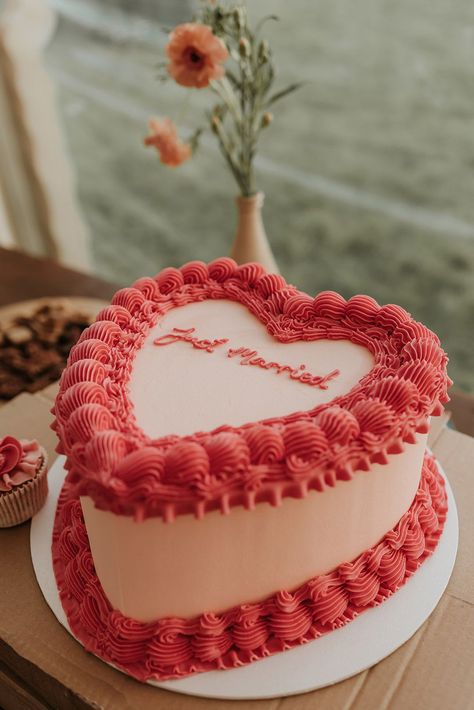 Pink heart shaped retro wedding cake for at home marquee wedding Decorating Heart Shaped Cakes, Small Heart Wedding Cake, Retro Heart Wedding Cake, Wedding Cakes With Hearts, Wedding Cake Retro, Heart Shape Wedding Cakes, Vintage Heart Wedding Cake, Outdoor Carnival Games, Pink Heart Shaped Cake