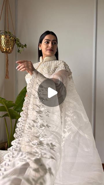 Saree With Cape, Elegant Pre-draped Saree With Resham Embroidery And Cape Sleeves, Festive Pre-draped Saree With Cape Sleeves And Unstitched Blouse, Pre-draped Saree With Cape Sleeves And Pallu, Festive Pre-draped Saree With Mirror Work And Cape Sleeves, Pearl Cape Saree, Cape, Saree, How To Wear