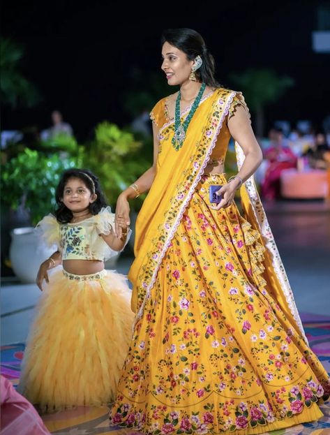 Half Saree Lehenga For Birthday, Botique Idea, Mother And Daughter Outfits, Exclusive Saree Blouse Designs, Baby Pink Saree, Mom Daughter Matching Dresses, Mom Daughter Outfits, Daughter Outfits, Lehenga Saree Design