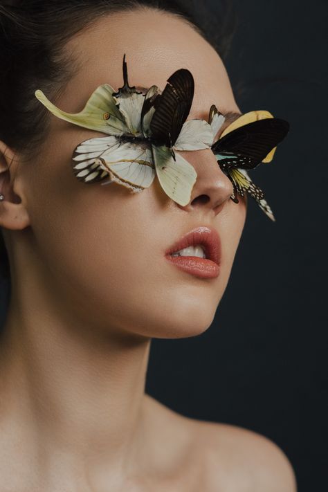 Butterfly Eyes, Face Photography, Beauty Magazine, Arte Inspo, Editorial Makeup, Creative Portraits, Green Beauty, 인물 사진, Artistry Makeup