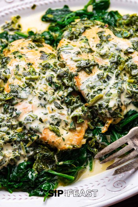 Chicken Florentine with thinly sliced chicken cutlets in a creamy white wine spinach sauce atop a bed of sauteed baby spinach. This is so simple and can be ready in less than an hour! #chickenflorentine #chickenwithspinach #creamychickenwithspinach #chickenrecipes Chicken Lombardi, Creamy Chicken Florentine, Sliced Chicken Breast Recipes, Chicken Florentine Recipe, Sip And Feast, Feast Recipes, Spinach Sauce, Fried Chicken Cutlets, Meals Chicken