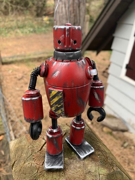 Created by Berts_Bench Junkyard Robot, Robot Picture, Recycled Robot, Beyblade Metal Fusion, Robot Monster, Art Toys Design, Robot Sculpture, Jr Art, Retro Robot