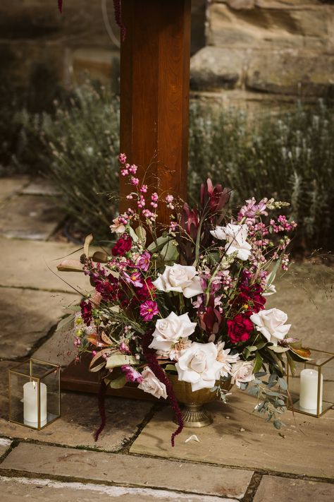 Wedding aisle flowers with white, pink and burgundy wedding flower arrangement | wedding flowers | wedding decor | aisle decorations | autumnal winter wedding theme | Hannah Brooke Photography Rose Wedding Flower Arrangements, Wedding Decor Aisle, Fall Wedding Aisle, Flower Arrangement For Wedding, Wedding Aisle Flowers, Winter Wedding Theme, Pink And Burgundy Wedding, White Rose Wedding, Burgundy Wedding Flowers