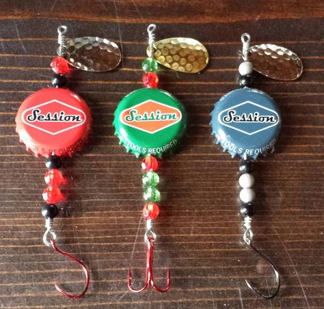 Bottle Cap Lures, Diy Fishing Lures How To Make, Make Fishing Lures, Bottle Cap Fishing Lures, Ice Fishing Tips, Best Fishing Lures, Fishing Trout, Homemade Fishing Lures, Diy Fishing Lures