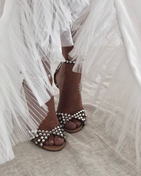 1,367 mentions J’aime, 9 commentaires - The Lane (@the_lane) sur Instagram : "Celestial touches... . Dress @ellysofocli Heels @aquazzura" One Day Bridal, Wedding Logistics, Urban Wedding Venue, Aquazzura Shoes, Munaluchi Bride, Wedding Venue Inspiration, Newly Engaged Couple, Space Wedding, Stunning Shoes