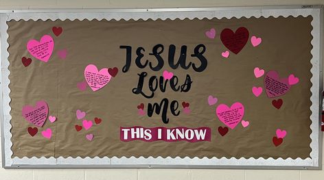 February Church Bulletin Board Ideas, Church Bulletin Board Ideas, Catholic Bulletin Boards, Sunday School Classroom Decor, Preschool Classroom Setup, Valentine Bulletin Boards, School Classroom Decor, Christian Bulletin Boards, Valentines Day Bulletin Board