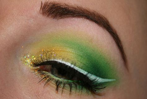 Halloween COSTUME makeup!!  Tinkerbell, Peter Pan - Disney Series! Fairy Costume Makeup, Tinkerbell Makeup, Pan Makeup, Tinkerbell Peter Pan, Disney Eye Makeup, Halloween Costume Makeup, Disney Inspired Makeup, Sugar Skull Costume, Tinker Bell Costume