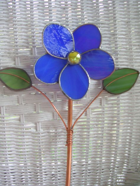 Glass flower Garden In Winter, Stained Glass Flower, It's December, Stained Glass Patterns Free, Stained Glass Ornaments, Stained Glass Jewelry, Glass Garden Art, Stained Glass Suncatchers, Stained Glass Flowers