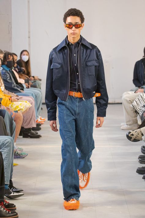 Bluemarble Fall 2022 Menswear Collection | Vogue Mens Fashion Week, Menswear Fashion Show, Tie Dye Hoodie, Menswear Fashion, Fall 2022, Menswear Collection, Parka Jacket, 가을 패션, Fashion Line