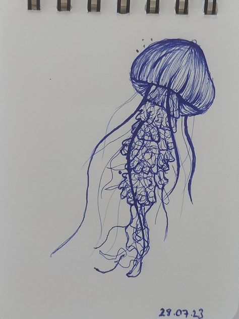 Jellyfish sketch blue pen Pencil Art Drawings Jellyfish, Pen Drawing Jellyfish, What To Draw With A Pen, Blue Jellyfish Drawing, Blue Ink Sketch, Blue Sketch Aesthetic, Pen Drawing Blue, Easy Drawing With Pen, Jellyfish Pen Drawing