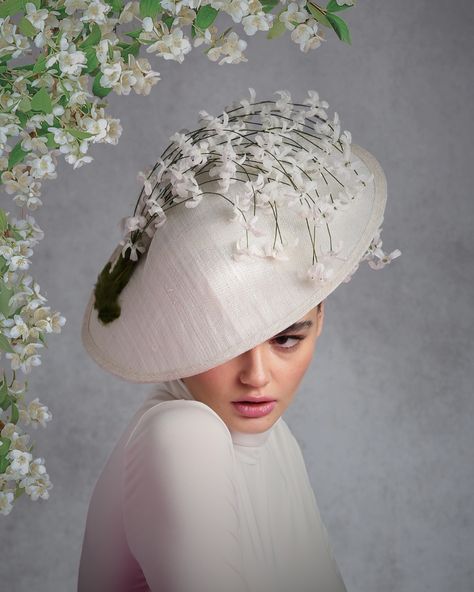 “GREENLAND” 🌱🌱🌱 Photo : Omer Sarac @omrsarac Model: Aly Berry @alyberryx Make up : Omer Faruk Dinc @omerfarukdinc_ . .. #hat #millinery #fashion #highfashion #headpiece #accessories #couture #luxury #bestoftheday #like #london #fascinator #headband #mervebayindir Headpiece Accessories, Women Hats, Fascinator Headband, Fascinator, Headpiece, Hats For Women, High Fashion, Berry, Dream Wedding