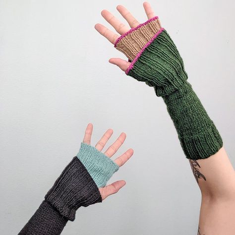 River Mitts PDF Fingerless Mitts Knitting Pattern Knitting Wrist Warmers, Handwarmer Knitting Pattern, Knitting Hand Warmers, Beautiful Knitting Patterns, Knit Gloves Pattern, Knit Small Projects, Knitting Ideas Creative, Knitting Ideas Easy, Cute Knitting Ideas