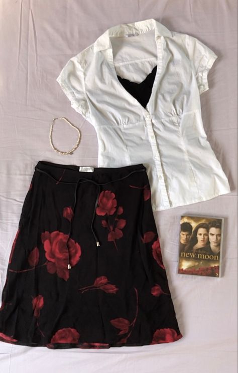 90s Fall Fashion Aesthetic, 90’s Outfits Aesthetic, Vampire Summer Outfits, 90s Outfit Summer, Fall 90s Outfits, The Craft Aesthetic Outfits, 90s Skirt Outfits, Twilight Aesthetic Outfit, 90s Whimsigoth Outfits