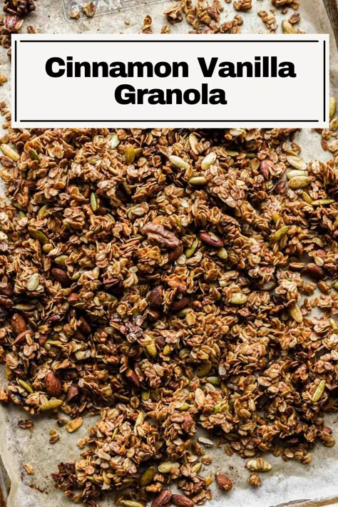 Cinnamon Bun Granola, Maple Cinnamon Granola, Gourmet Granola Recipe, Cinnamon Roll Granola, Oat Granola Recipe, Vanilla Granola Recipe, Granola Clusters Recipe, Craisins Recipes, Cinnamon Granola Recipe