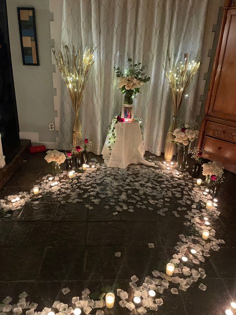 Indoor Proposal Ideas Home, Proposal Ideas Indoor, At Home Proposal Ideas, Indoor Proposal Ideas, Indoor Proposal, Candlelight Proposal, Proposal Ideas At Home, Romantic Proposal Ideas, Dream Proposal