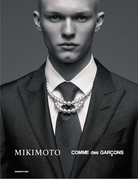 Comme Des Garçons Teams Up With Mikimoto On Pearl Jewelry Collection In Wave-Making Japanese Partnership Piercings Bonitos, Piercing Industrial, Piercing Labret, Dover Street Market, Mikimoto Pearls, Rei Kawakubo, Mens Editorial, Pearl Design, Couture Week