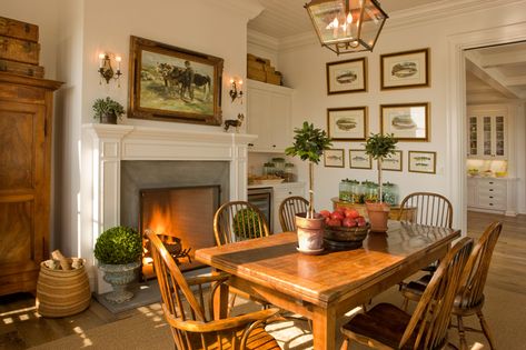 Southern Home, Dining Room Inspiration, House And Home Magazine, Breakfast Room, Country Home, Traditional House, Room Table, Dining Room Decor, House Inspiration