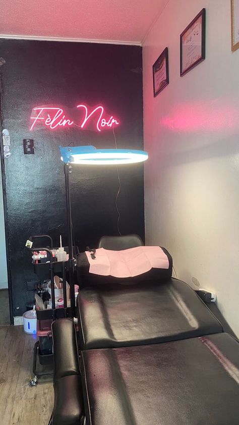 Lash Business Aesthetic, Cosmetologist Aesthetic, Studio Lashes, Lash Room Ideas, Waxing Room, Eyelash Studio, Tech Room, Lash Room Decor, Beauty Room Salon