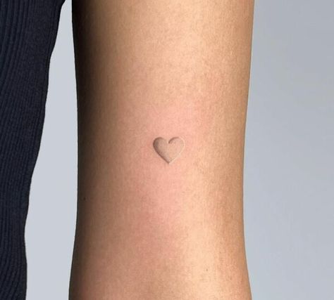 Shaded Heart Tattoo, Strawberry Tattoo Minimalist, White Heart Tattoos, Herz Tattoo Klein, Hart Tattoo, Love Heart Tattoo, Simple Heart Tattoos, Toe Tattoos, Strawberry Tattoo