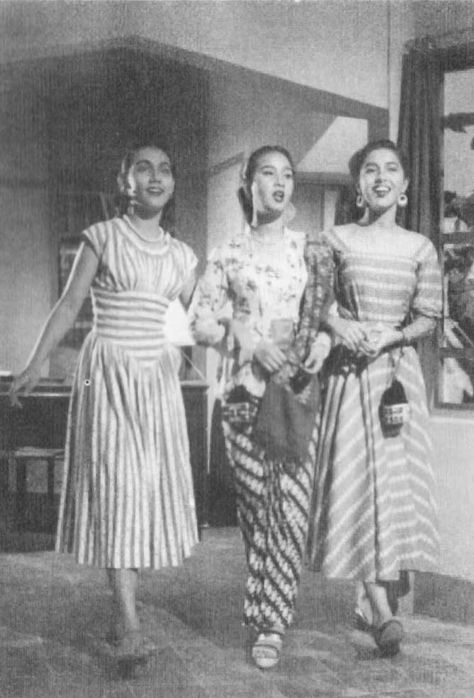 1960s Fashion Women, Filipino Fashion, Kawaii Clothes Goth, Casual Attire For Women, Asian History, Historical Pictures, 1940s Fashion, Vintage Photographs, Vintage Beauty