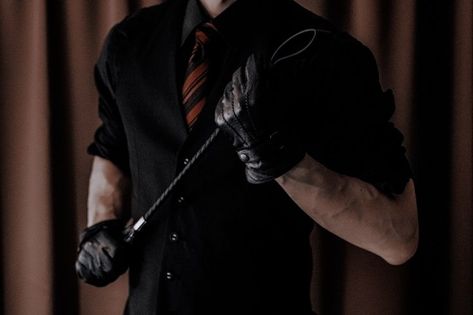 Mafia Aesthetics, Poses References, Body Poses, Pose Reference Photo, Art Poses, Character Aesthetic, Photo Reference, Suit And Tie, Character Outfits