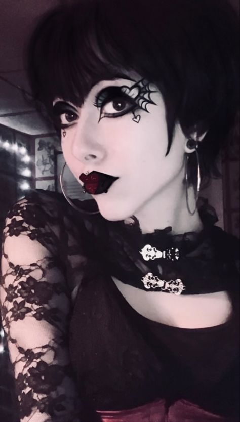 Trad Goth Makeup, Goth Eye Makeup, Trad Goth, Goth Hair, Work Makeup, Ethereal Makeup, Gothic Makeup, Edgy Makeup, Goth Makeup