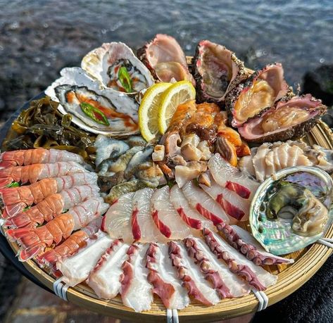 Fish Crudo, Aesthetic Seafood, Sea Foods, Food Innovation, Seafood Platter, Tastemade Recipes, Healthy Food Motivation, Cooking Ingredients, Food Platters