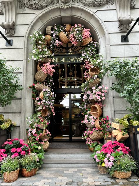 Discover the breathtaking floor entrance of one old witch in London. Perfectly blending elegance and charm, this beautiful decorated entryway is a must see for anyone exploring the city. #LondonTravel #BeautifulPlaces #FloralDesign #ExploreLondon #TravelInspiration. Flower Shop Entrance, Restaurant Entrance Design Entryway, Floral Entrance, Restaurant Entrance, Old Witch, Shop Aesthetic, Entry Way Design, Entrance Design, Store Front