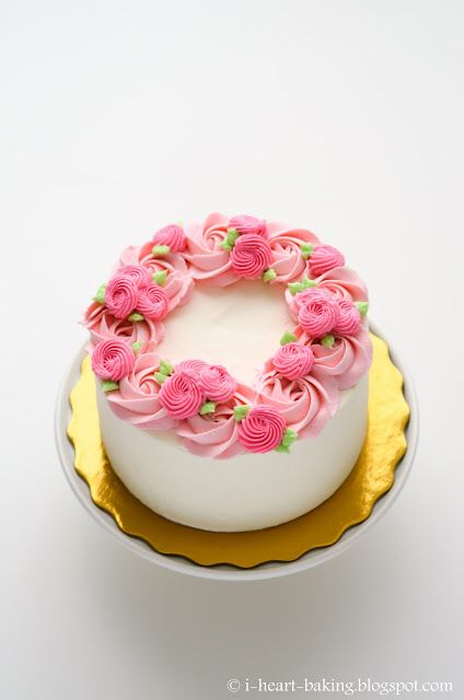 Mother's Day Cake Ideas, Heart Baking, Wreath Cake, Whipped Cream Cakes, Resipi Kek, Mini Torte, Wiener Schnitzel, Simple Cake Designs, Oil Cake