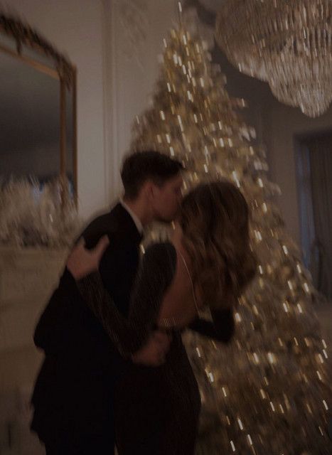 Christmas Love Couple, Merry Christmas Darling, Office Romance, Forever Book, Shatter Me, Best Vpn, Goals Pictures, Relationship Goals Pictures, Christmas Love