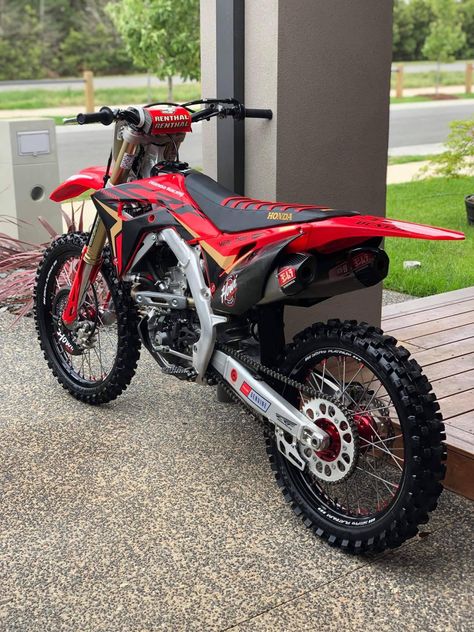 Custom Dirt Bike, Ktm Dirt Bikes, Honda Dirt Bike, Dirt Bike Gear, Enduro Motocross, Motocross Love, Mx Bikes, Design Tattoos, Cool Dirt Bikes