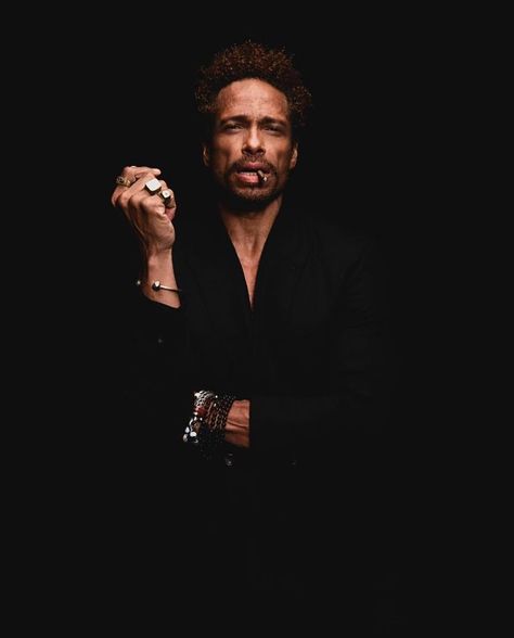 T-Michael (@tmichael_bergen) posted on Instagram: “S U I T U P @garydourdan @falyakunstudio @tmichael_bergen” • Mar 21, 2021 at 8:30am UTC Gary Dourdan, Black King, Youre The One, Instagram S, Photoshoot Inspiration, Bergen, Old And New, Black Men, Hair Cuts