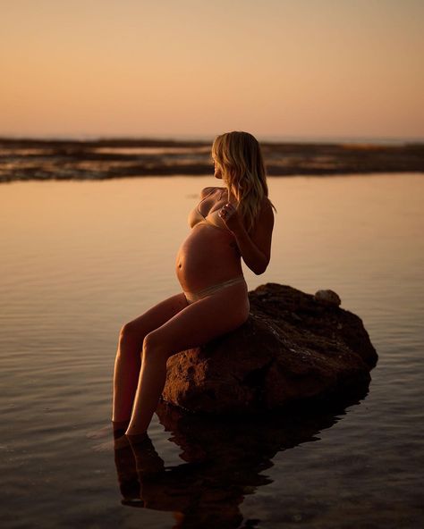 Last Week Of Pregnancy, Goddess Of Life, Maternity Photo Shoots, Motherhood Session, Maternity Beach, Beach Maternity Photos, Maternity Photography Poses Pregnancy Pics, Botany Bay, Pregnancy Pics