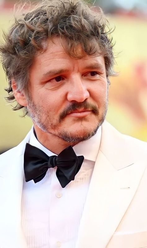 Young Pedro Pascal, Crush Culture, Gemini Rising, Smiling Man, Photos Hd, Father Figure, Pedro Pascal, Favorite Actors, Dream Boy