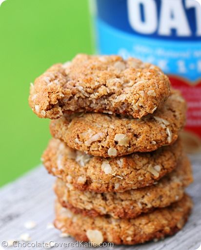 {oil free} Oatmeal Almond Butter Cookies... NO flour or butter! http://chocolatecoveredkatie.com/2014/05/14/almond-butter-cookies/ ‎ Almond Butter Cookie Recipe, Almond Butter Oatmeal, Chocolate Covered Katie, Biscuits Diététiques, Healthy Oatmeal Cookies, Almond Butter Cookies, Homemade Oatmeal, Vegan Cakes, Desserts Vegan