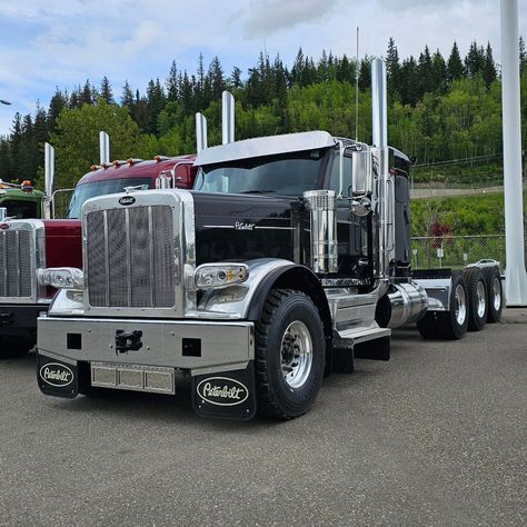 Mike Chamberlain | A beautiful new Peterbilt 389 sold by @maddyo90 pictures taken by @ckinger03 👊😎 #peterbilt #thereisonlyoneking #peterbilt389… | Instagram Mack Trucks For Sale, Peterbilt Truck, Truck House, American Pickup Trucks, Peterbilt 359, Patriotic Pictures, Heavy Haul, Peterbilt 389, New Truck