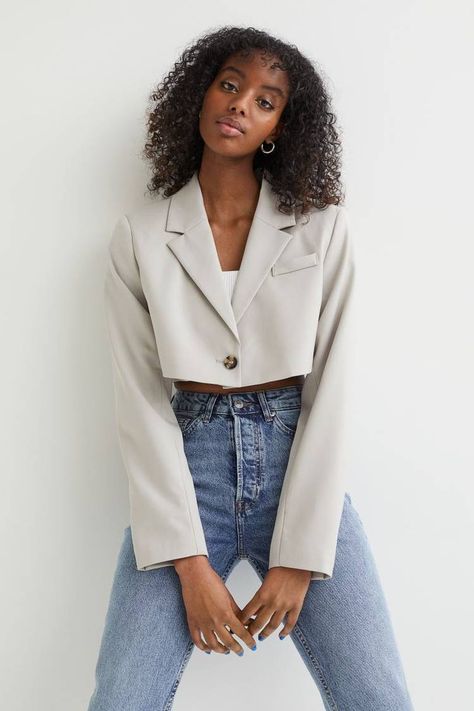 Blazer Summer Outfits, Crop Blazer Outfit, Cropped Blazer Outfit, Cropped Outfits, Blazer Outfits Casual, Tiktok Fashion, Batik Fashion, Blazer Outfit, Crop Blazer