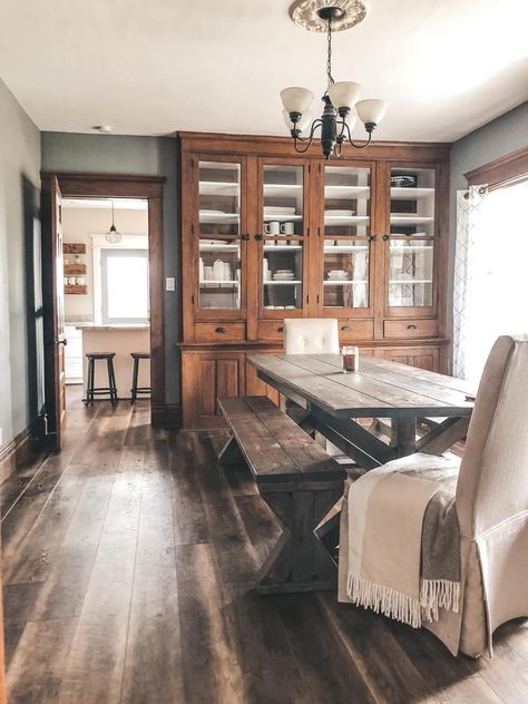 Rustic Dining Room Cabinets, Built In Hutch Dining Room, Built In Dining Room Hutch, Built In Buffet Dining Room, Built Ins Dining Room, Savannah House, Dining Room With Built Ins, Kitchen Built Ins, Dining Room Built Ins