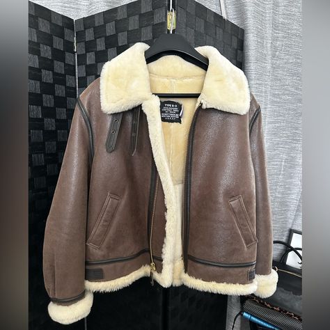 Schott Nyc B-3 Sheep Skin Jacket Brand New Never Worn It Was To Big . Super Cute Very Warm 2000s Fashion Women, Fur Lined Leather Jacket, 2025 Outfits, 80s Clothes, Burgundy Leather Jacket, Polo Shirt Design, Aviator Jacket, Bill Skarsgard, Sheep Skin