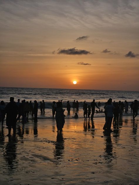 Iskcon Temple Juhu Mumbai, Juhu Beach Mumbai Photography, Mumbai Photo Poses, Mumbai Beach Aesthetic, Juhu Beach Aesthetic, Juhu Beach Mumbai Night, Juhu Beach Mumbai, Goa Aesthetic, Mumbai Beach