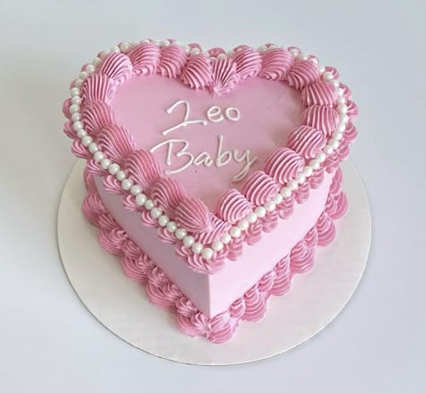 Hart Cake Designs Birthday, Hart Shape Cake Designs, Pink Heart Bday Cake, Pink Love Heart Cake, Hart Cake, Baby Birthday Cake, Heart Cake Design, Girly Birthday Cakes, Heart Birthday Cake