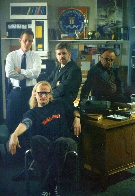 John Doggett, The Lone Gunmen, Mulder And Scully, Chris Carter, Mulder Scully, Fox Mulder, Dana Scully, The Truth Is Out There, David Duchovny