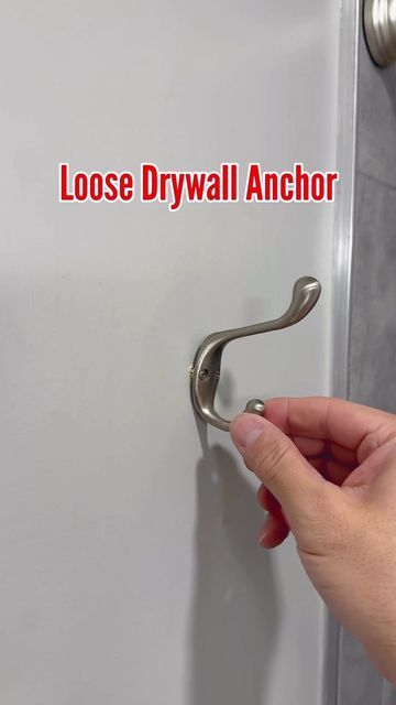 Hole In Wall Repair, Hollow Wall Anchors, Drywall Anchor, Drywall Anchors, Wall Anchors, Home Repairs, Tutorial Diy, Wall Ideas, Hanging Pictures